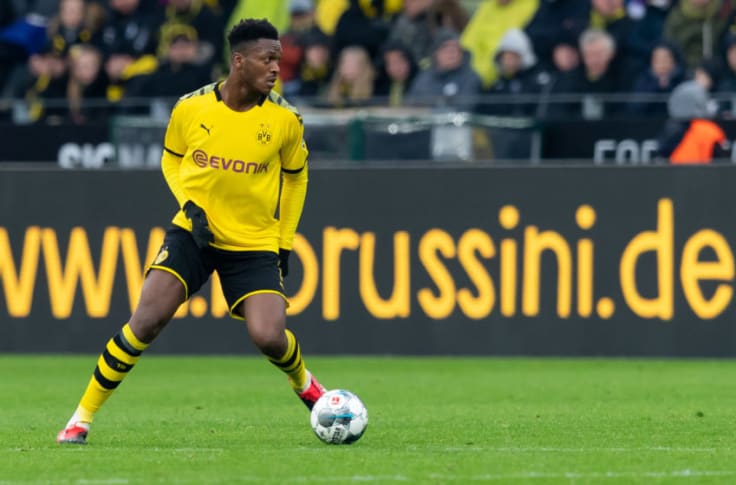 Manchester United look to sign Zagadou from Dortmund next summer