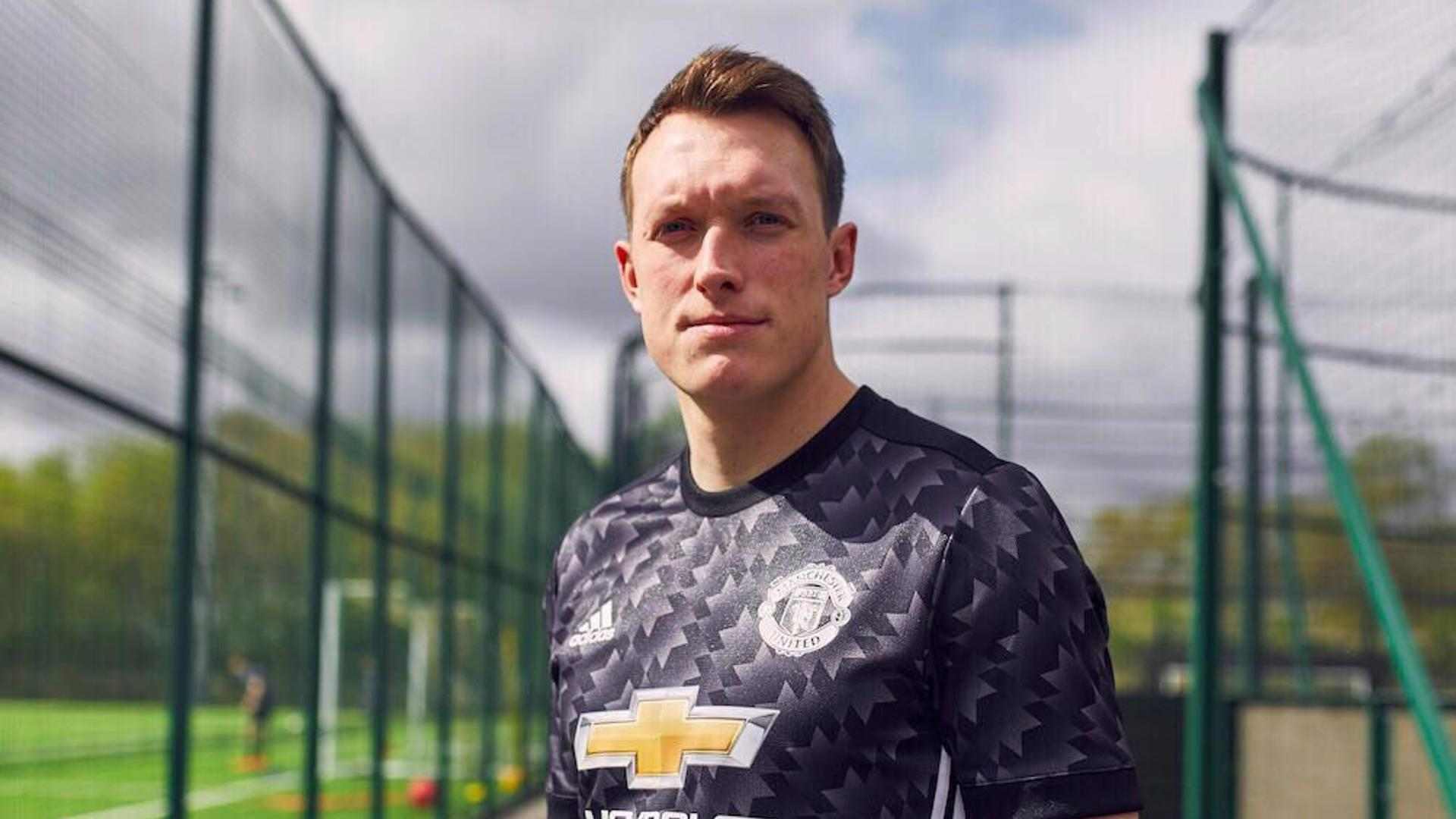  Phil Jones admits that he wanted to retire due to his fitness issues