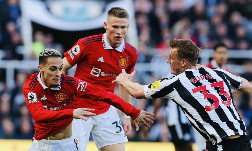 Newcastle United 2-0 Manchester United Match Report | PL