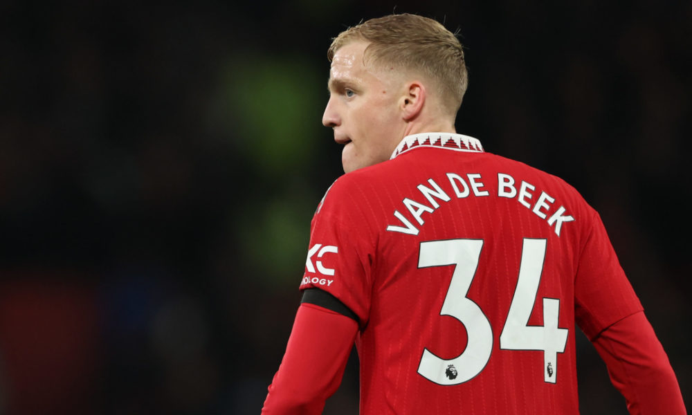 United Share Positive Update On Donny Van De Beek's Knee Injury